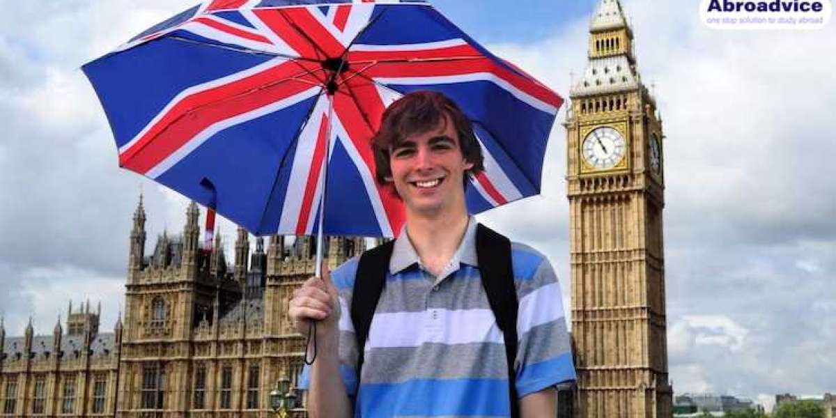 5 Educational Hobbies for Students to Study Abroad in UK